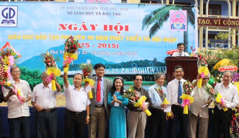 Khai mạc Ngày hội giáo dục - đào tạo Phú Yên 40 năm phát triển và hội nhập